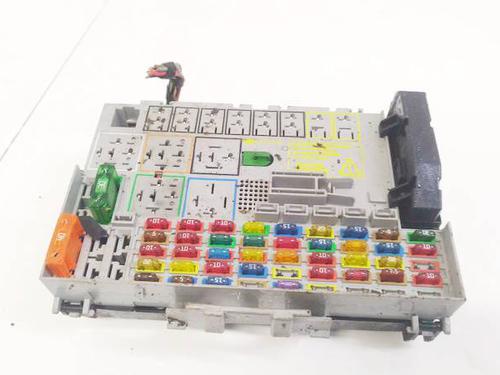 Used Fuse box Fuse box 32618279 32618279