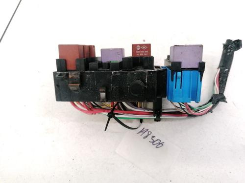fuse-box-renault-vel-satis-bj0_-2002-32913342 main image