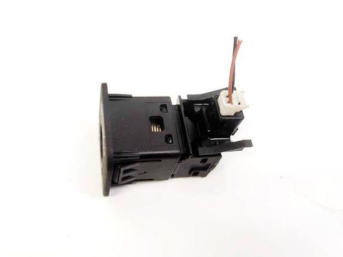 switch-toyota-auris-_e15_-2006-2007-2008-2009-2010-2011-2012-2013-32961114 main image