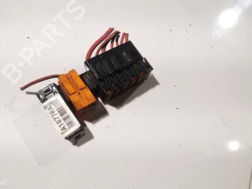 fuse-box-renault-scenic-ii-jm01_-2003-2004-2005-2006-2007-2008-2009-2010-32558824 main image