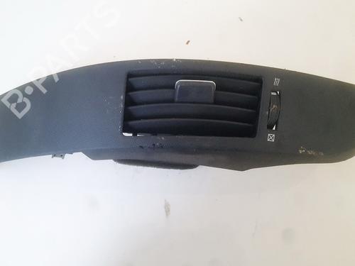 Used Air vent Air vent TOYOTA COROLLA Verso (_E12_) 1.8 VVT-i (ZZE122_, ZZE122R) (135 hp) 33099364 33099364