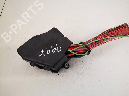 Fuse box AUDI A4 B6 (8E2) 2.5 TDI quattro | BP32598835E1