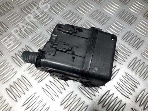 Used Fuse box Fuse box TOYOTA AURIS (_E15_) 2.2 D (ADE157_, ADE151_, ADE151R, ADE157R) (177 hp) 33498235 33498235