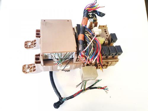 fuse-box-toyota-corolla-verso-_e12_-2001-2002-2003-2004-2005-2006-2007-32916780 main image