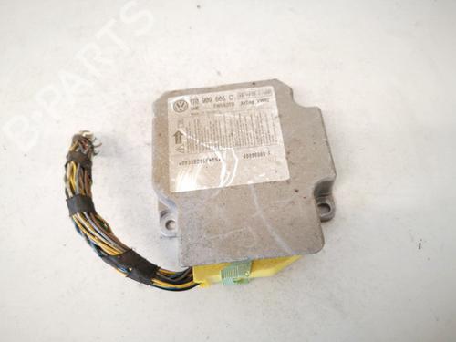 Used ECU airbags ECU airbags VW TOURAN (1T1, 1T2) 2.0 TDI (170 hp) 32913674 32913674