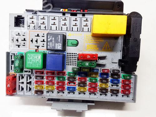 fuse-box-opel-astra-g-hatchback-t98-1998-1999-2000-2001-2002-2003-2004-2005-2006-2007-2008-2009-33104692 main image