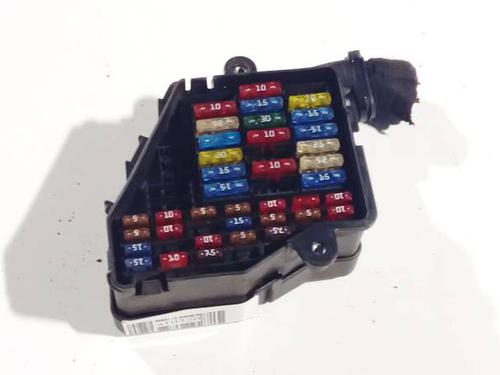 Used Fuse box Fuse box VW GOLF IV (1J1) 1.4 16V (75 hp) 32579328 32579328