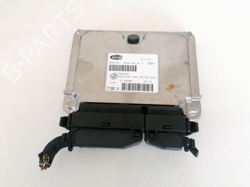 Used Engine control unit (ECU) Engine control unit (ECU) FIAT IDEA (350_) 1.3 D Multijet (70 hp) 32880235 32880235