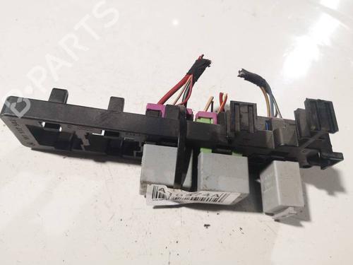 Used Fuse box Fuse box VW JETTA III (1K2) 1.9 TDI (105 hp) 32567827 32567827