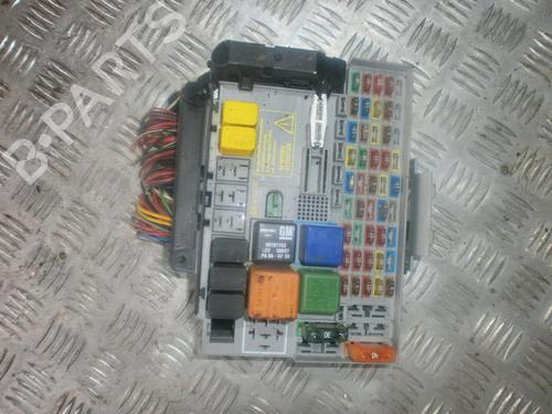 Used Fuse box Fuse box OPEL ZAFIRA A MPV (T98) 1.6 CNG (F75) (97 hp) 33481254 33481254