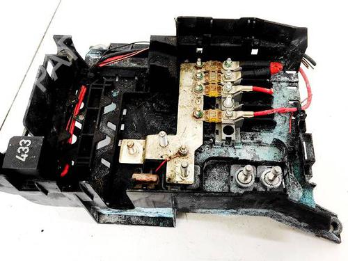 Used Fuse box Fuse box VW TOUAREG (7LA, 7L6, 7L7) 2.5 R5 TDI (174 hp) 32947900 32947900