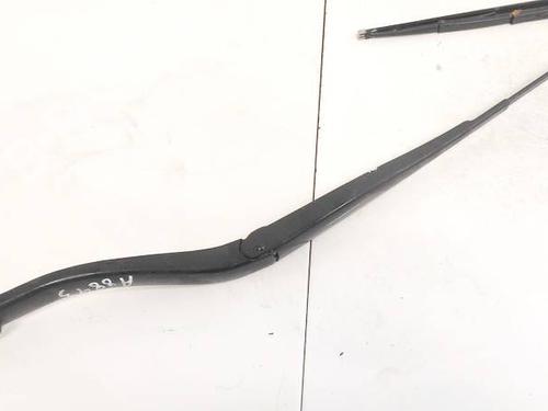 Used Front windshield wiper arm Front windshield wiper arm OPEL VECTRA C (Z02) 1.9 CDTI (F69) (120 hp) 32931793 32931793