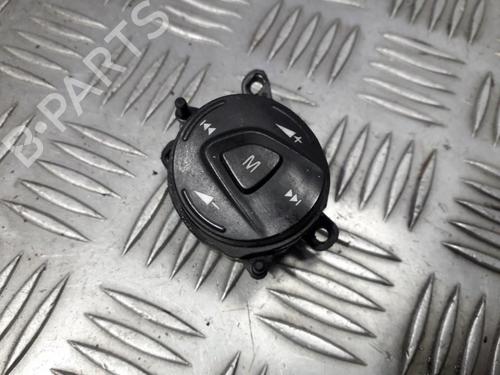 Used Steering wheel controls Steering wheel controls 35714879 35714879