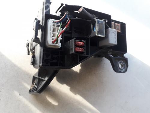 Used Fuse box Fuse box TOYOTA COROLLA Verso (_E12_) 1.8 VVT-i (ZZE122_, ZZE122R) (135 hp) 33517487 33517487