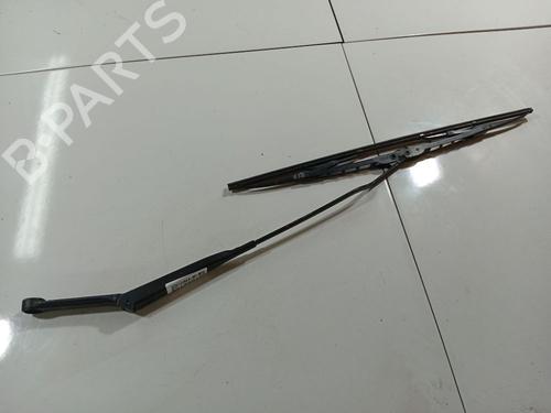 front-windshield-wiper-arm-audi-a4-b5-8d2-1994-1995-1996-1997-1998-1999-2000-2001-32540160 main image
