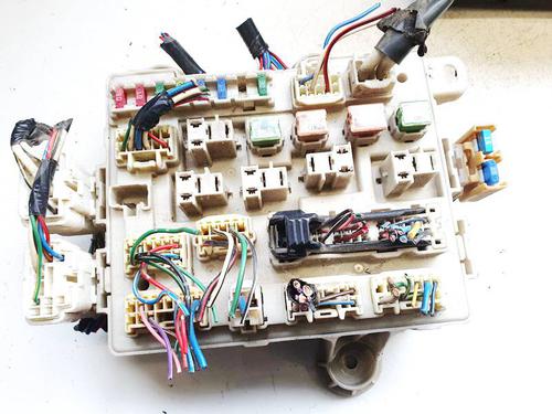 Used Fuse box Fuse box 32597026 32597026