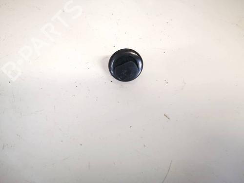 sttte-nissan-primera-hatchback-p12-2002-32962163 main image