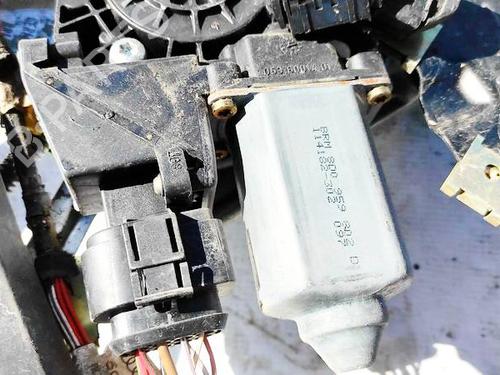 Right front window motor AUDI A4 B5 (8D2) 1.9 TDI | BP35262818E20 - Image 3