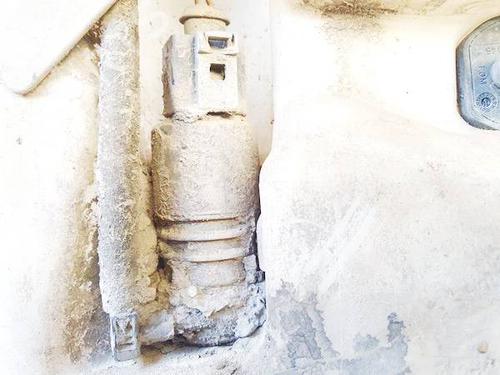 washer-pump-mercedes-benz-cls-c219-2004-2005-2006-2007-2008-2009-2010-2011-35273497 main image