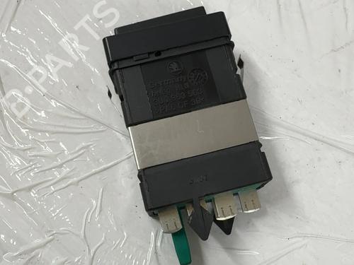 Switch BMW 5 (F10) 535 d | BP38611137I30 - Image 4