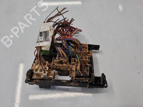 Used Fuse box Fuse box AUDI Q3 (8UB, 8UG) 2.0 TDI (140 hp) 32573473 32573473