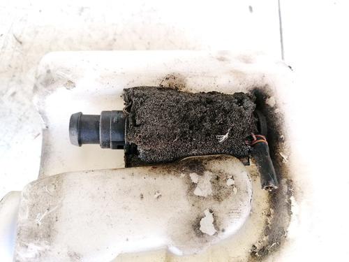 sprinklervskepumpe-audi-a4-b5-8d2-1994-1995-1996-1997-1998-1999-2000-2001-35582061 main image