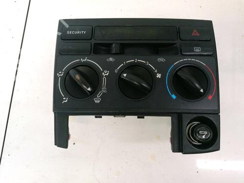 Used Climate control Climate control TOYOTA COROLLA Verso (_E12_) 2.0 D-4D (CDE120_, CDE120R) (90 hp) 35431237 35431237