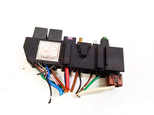 Used Fuse box MITSUBISHI OUTLANDER II (CW_W) 2.4 (CW5W) (170 hp) 32532542