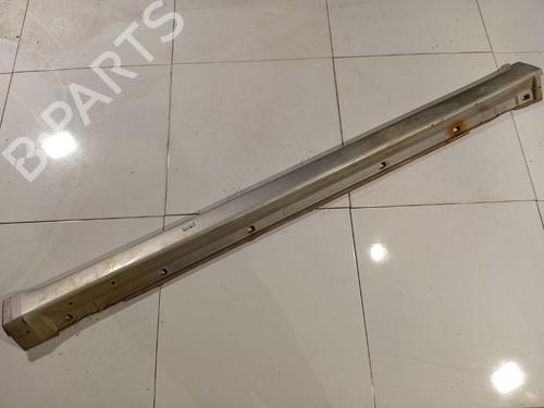 Used Left sideskirt Left sideskirt 37677968 37677968
