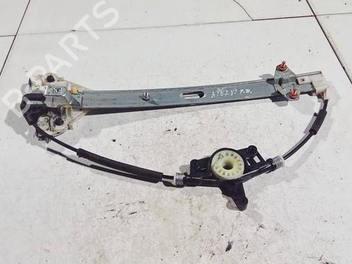 Rudehejsemekanisme Højre foran Rudehejsemekanisme Højre foran MAZDA CX-3 (DK) 1.5 SKYACTIV-D (DK2WS, DK5FW) (105 hp) 35040103 35040103