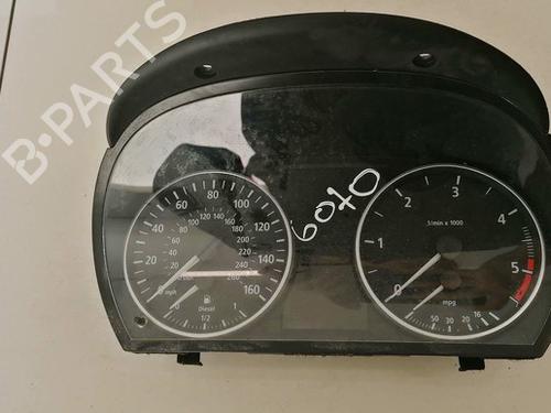 Used Instrument cluster Instrument cluster BMW 3 (E90) 320 d (163 hp) 35592114 35592114