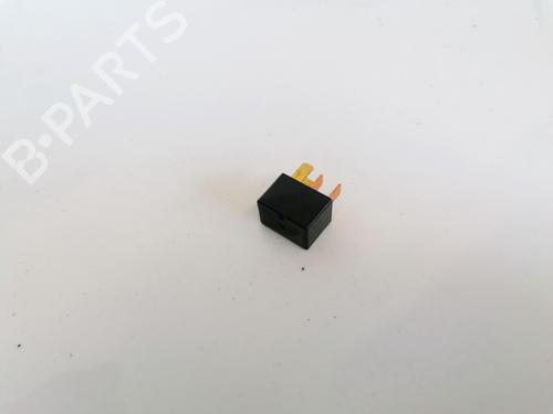 Used Electronic sensor Electronic sensor TOYOTA AVENSIS VERSO (_M2_) 2.0 D (CLM20_, CLM20R) (116 hp) 32880775 32880775
