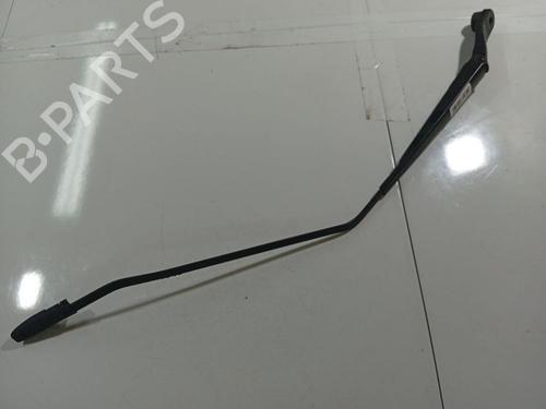 Used Front windshield wiper arm Front windshield wiper arm 32538070 32538070