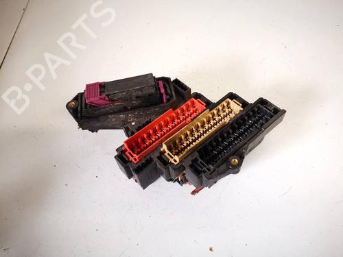 fuse-box-renault-megane-iii-hatchback-bz01_-b3_-2008-32968179 main image