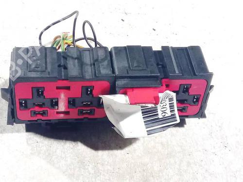 Used Fuse box Fuse box FORD TRANSIT Van (FA_ _) 2.0 DI (FAE_, FAF_, FAG_) (75 hp) 32584638 32584638