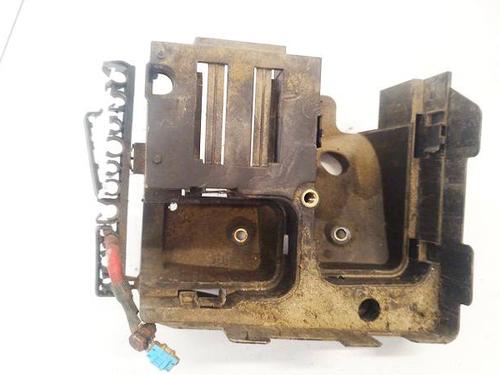 Used Fuse box Fuse box 39631620 39631620