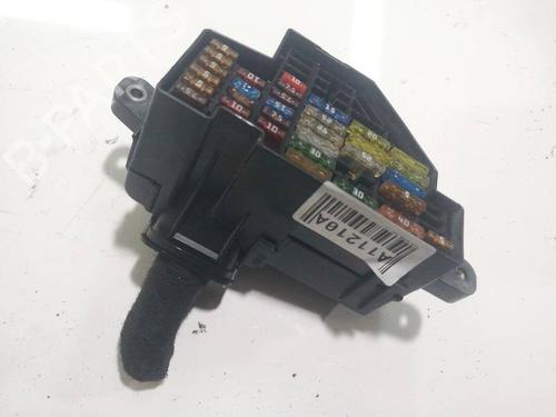 Used Fuse box Fuse box SKODA SUPERB II (3T4) 2.0 TDI (140 hp) 33098368 33098368