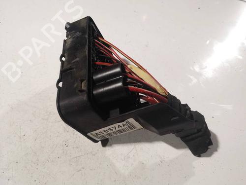 Used Fuse box Fuse box VW JETTA III (1K2) 1.9 TDI (105 hp) 32567830 32567830