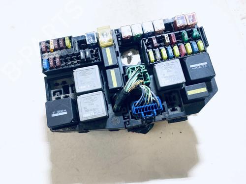 Used Fuse box Fuse box FORD MONDEO III (B5Y) 2.0 16V TDDi / TDCi (115 hp) 33080393 33080393