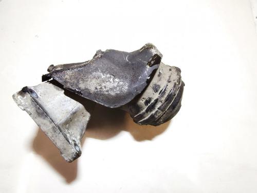 Used Engine mount Engine mount MERCEDES-BENZ C-CLASS (W202) C 220 D (202.121) (95 hp) 33088030 33088030