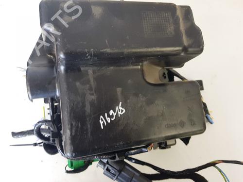 Used Fuse box Fuse box PEUGEOT 407 (6D_) 2.0 (6DRFNB, 6DRFNE) (136 hp) 33096319 33096319