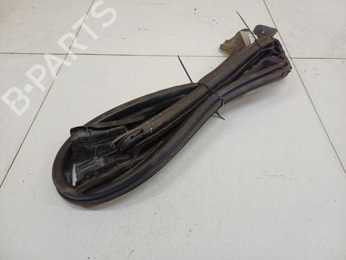 Gummiliste Gummiliste SUBARU LEGACY IV Estate (BP) 2.0 D AWD (BPD) (150 hp) 36823034 36823034