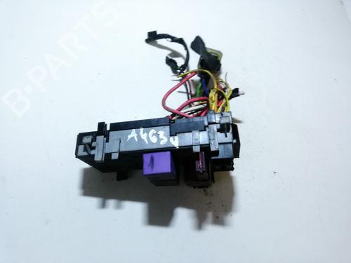 Used Fuse box Fuse box RENAULT MEGANE Scenic (JA0/1_) 2.0 i (JA0G) (114 hp) 33512602 33512602