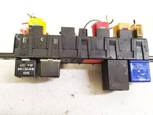 Used Fuse box AUDI A4 B5 (8D2) 1.9 TDI (110 hp) 32542951