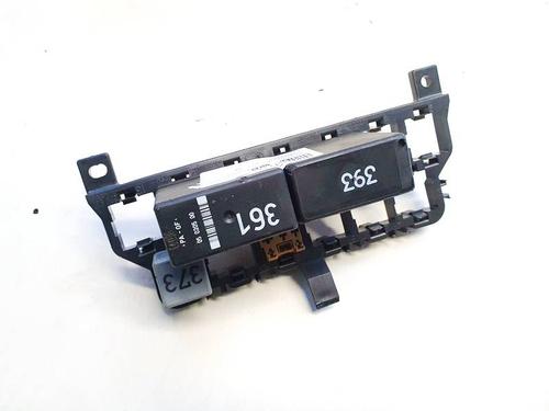 fuse-box-audi-a6-c5-4b2-4b4-1997-1998-1999-2000-2001-2002-2003-2004-2005-32904733 main image
