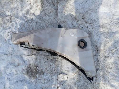 Used Windscreen washer tank Windscreen washer tank AUDI A4 B7 (8EC) 2.0 TDI (140 hp) 34938857 34938857