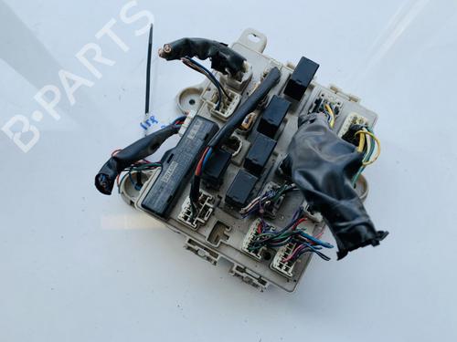 fuse-box-toyota-previa-ii-_r3_-2000-2001-2002-2003-2004-2005-2006-32877746 main image