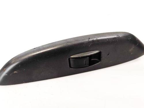 switch-toyota-yaris-_p1_-1999-2000-2001-2002-2003-2004-2005-32940219 main image