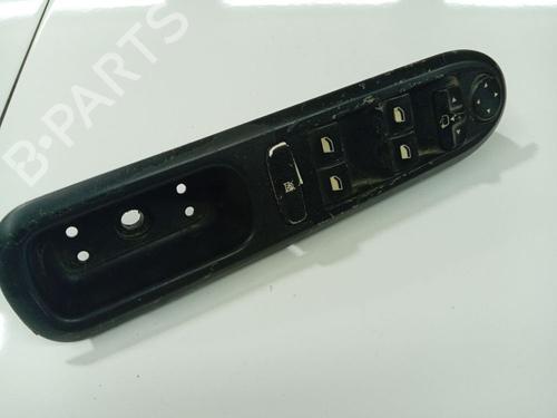 Used Switch Switch PEUGEOT 407 (6D_) 2.0 HDi 135 (6DRHRH, 6DRHRE, 6DRHRG, 6DRHRJ) (136 hp) 32536917 32536917