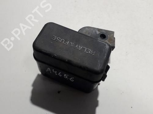 fuse-box-toyota-rav-4-ii-_a2_-2000-2001-2002-2003-2004-2005-33514831 main image